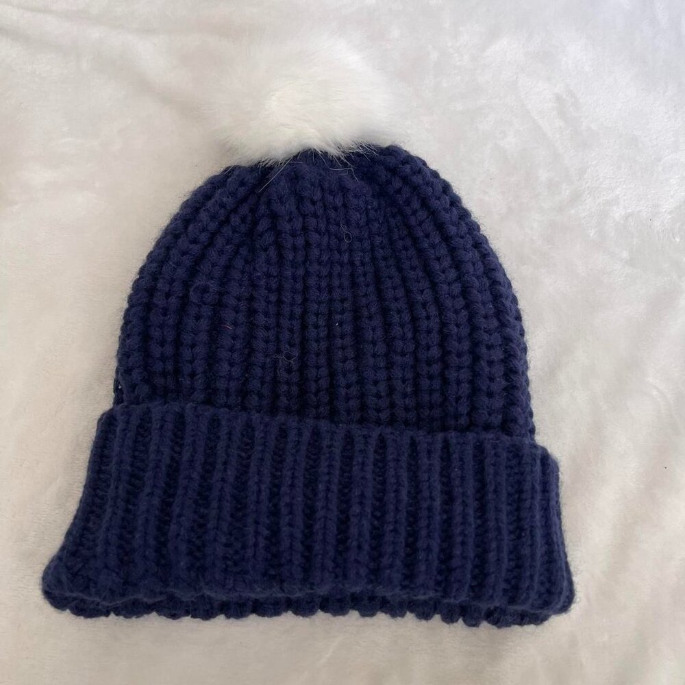 Blue and white pom pom hat  #winter #snow #cold #ski #mountains  Blue White Stre